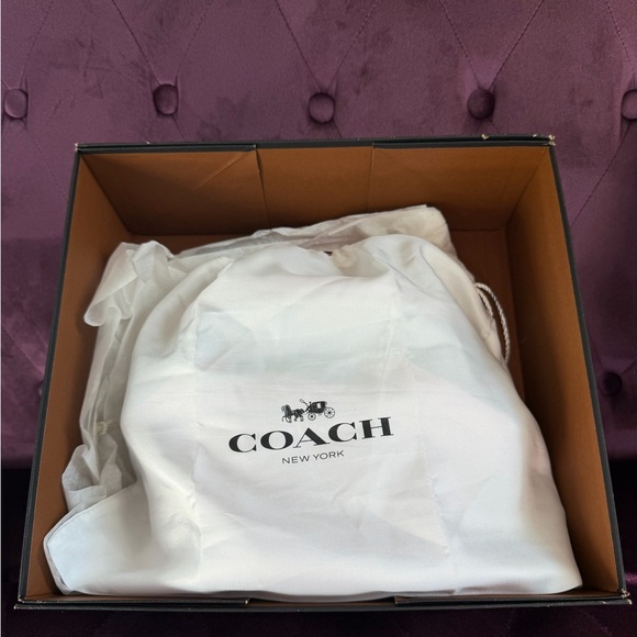 Limited Edition NWT Coach x Selena Gomez Trail Bag - Picture 5 of 16